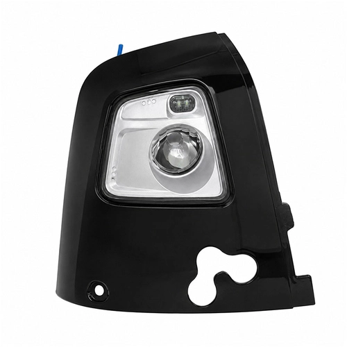 ACABAMENTO DO CANTO SUPERIOR DA CABINE COM FURO PARA O RETROVISOR E FAROL DE MILHA DO VOLVO LADO DIREITO - ACAB101-D-DIP